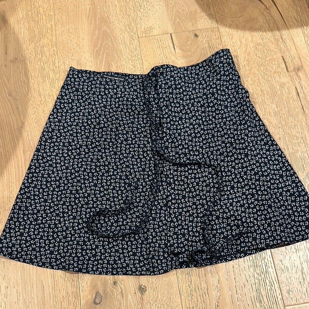 Brandy Melville Black and White Skater Skirt